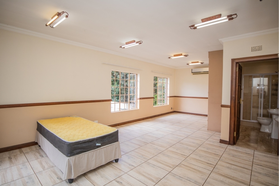 5 Bedroom Property for Sale in Ifafi North West